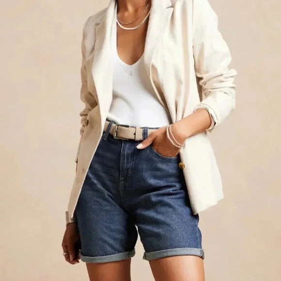 Banana Republic Pants - 6/28  Bermuda Denim Short